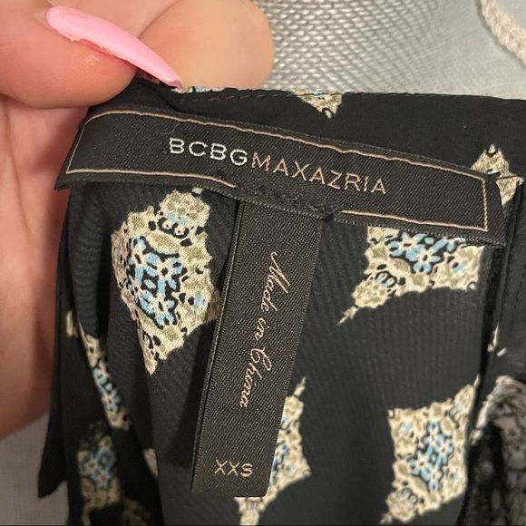 BCBG Donella Black Abstract Long Sleeve Black Blouse Women’s Size XXS - Picture 4 of 6